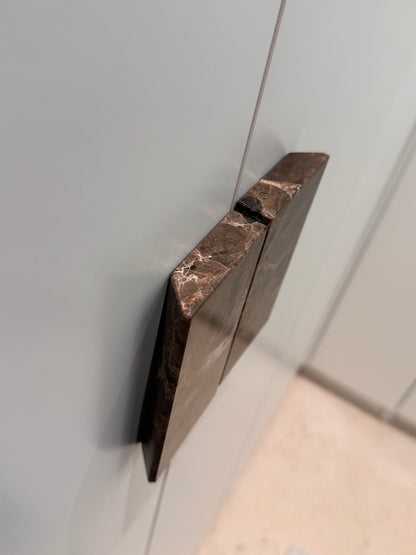 Möbelgriffe aus edlem Naturstein - V